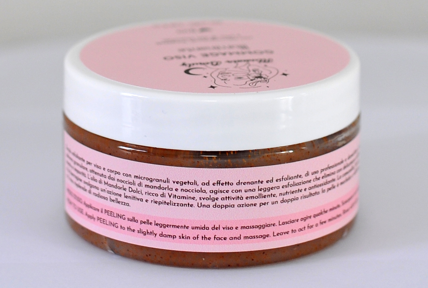Gommage viso illuminante con microgranuli vegetali - immagine 2