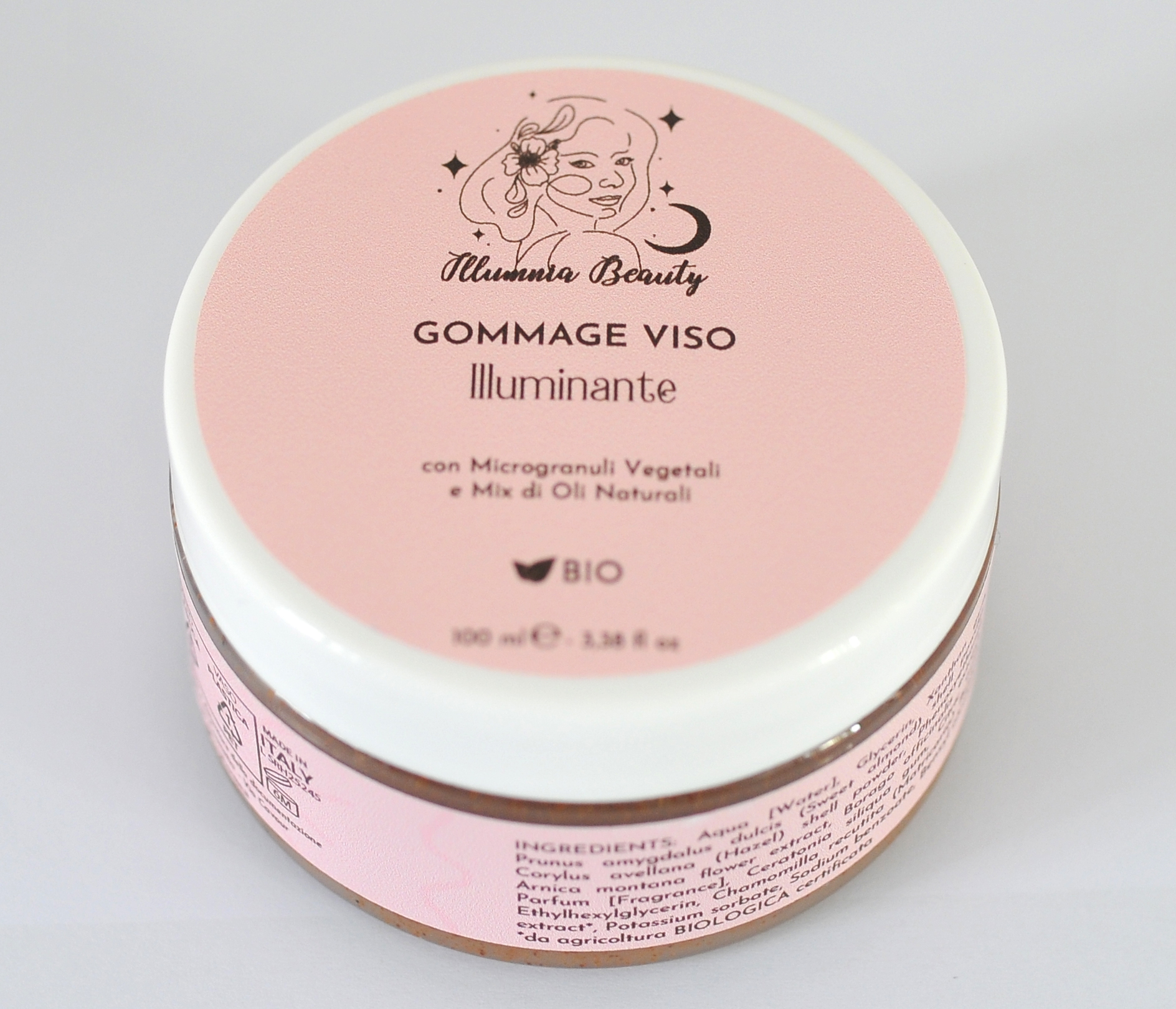 Gommage viso illuminante con microgranuli vegetali - immagine 3